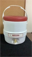 Vintage Igloo 2 Gallon White Cooler Red Lid Seat