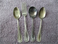 4 pc W.R.O. - Irving cutlery