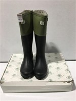 MB WOMEN RUBBER BOOTS SIZE 8