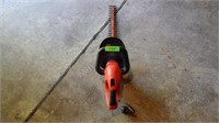 BLACK & DECKER ELECTRIC HEDGE TRIMMER (TURNS ON)