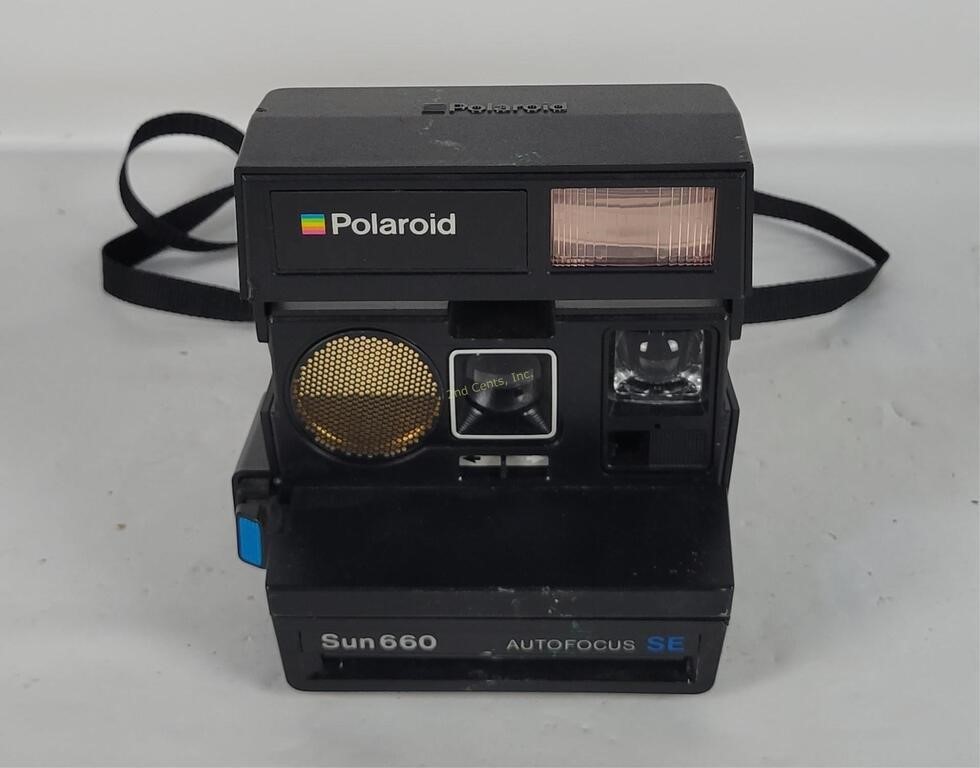 Polaroid Sun 660 Auto Focus Camera
