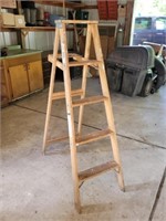 Stapleton 5 ft wooden step ladder