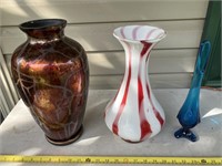 3 glass vases