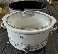 GE Crock Pot in Insulated Travel Bag