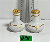 Vtg Mini Gold Trimmed S&P Shakers