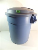 Rubbermaid Roughneck Garbage Can 22" tall