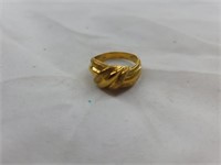 750 gold ring, .232oz