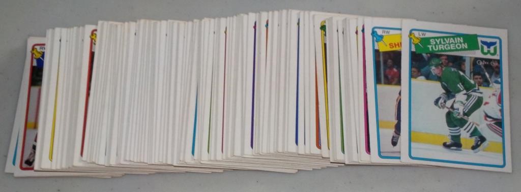 Lot of 100 1988-89 O-Pee-Chee Hockey cards