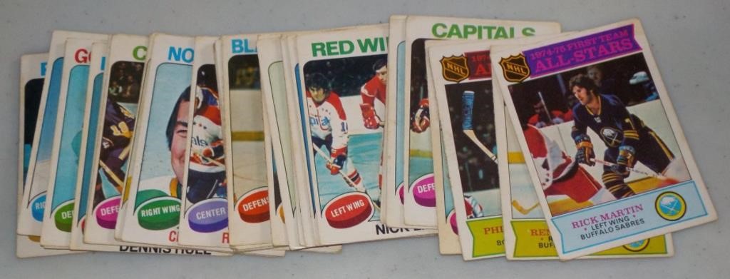 Lot of 33 1975-76 O-Pee-Chee Hockey cards