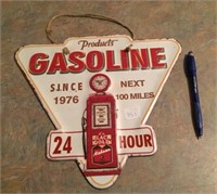 METAL COLLECTIBLE HANGING SIGN