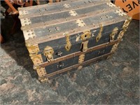 Vintage trunk with working latches measures 36