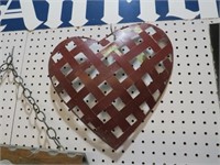 METAL HEART WALL DECOR