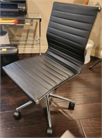 L - HOME OFFICE ARMLESS DESK CHAIR (O14)