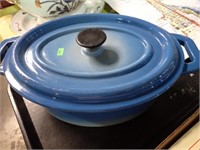 BLUE ENAMEL DUTCH OVEN