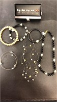 Lot of freshwater pearl items
