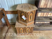 LOT OF 2 WOODEN END TABLES