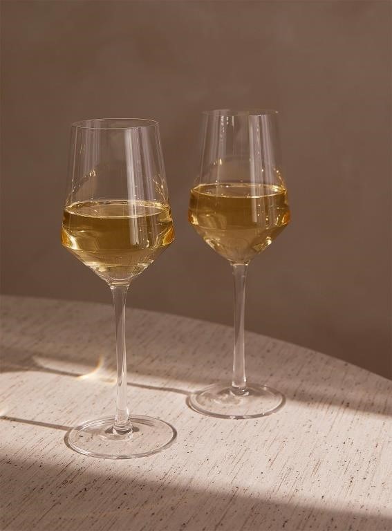 *NEW* Set of 4 Clear Wine Glasses 9x24cms.