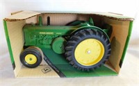 Ertl John Deere #544 diecast Model R tractor in