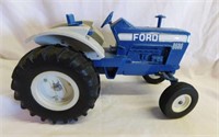 Ertl Ford 8600 diecast tractor, 13" long