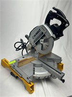 DeWALT 8-1/2 crosscutter Miter Saw