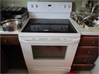Frigidaire Electric Stove - Smooth Top - Nice