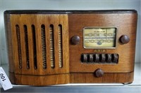 Aria Art Deco Wood Case Tube Radio 14" Wide