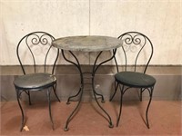 Patio Parlor Table w/Chairs