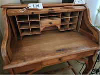 Antique, Oak Ladies Roll Top Desk w/Chair