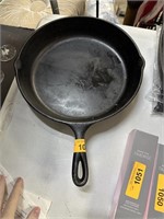 CAST IRON SKILLET