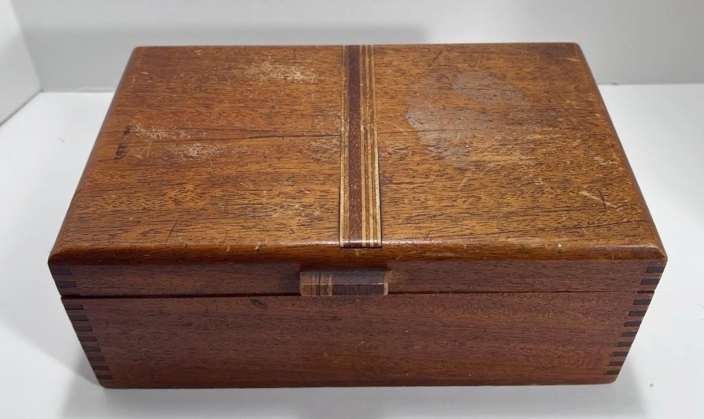 Vintage 1940s Keepsake Wooden Inlaid Box