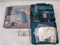 Makita 6012HD Cordless Drill Driver in Box w/