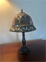 Tiffany style stained glass table lamp