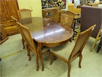 Vintage Dining Table w/ 6 Chairs