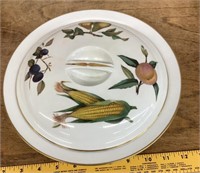 Royal Worchester Evesham covered serving bowl