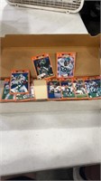 Box of 2 pro sets and 1 440 1989 football card