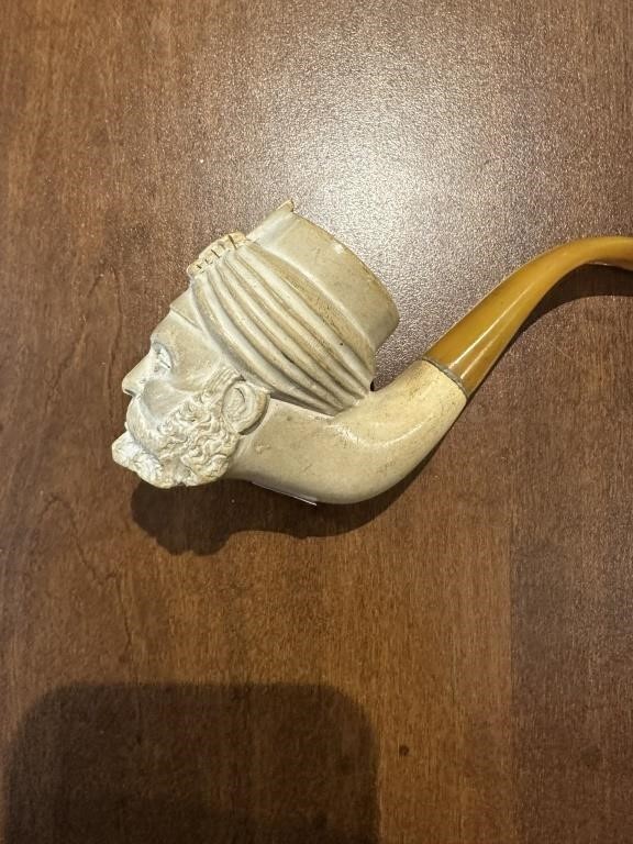 VINTAGE MEERSCHAUM AMBER ENGRAVED PIPE