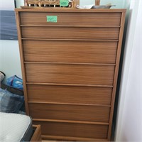 M209 Chest of Drawers