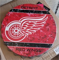 Detroit Red Wings faux bottle cap wall sign.