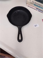 Wagner Ware 6" cast iron skillet