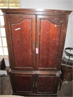 MAHOGANY ENTERTAINMENT CENTER