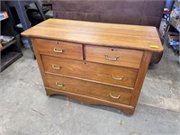 Vtg 4 Drawer Dresser