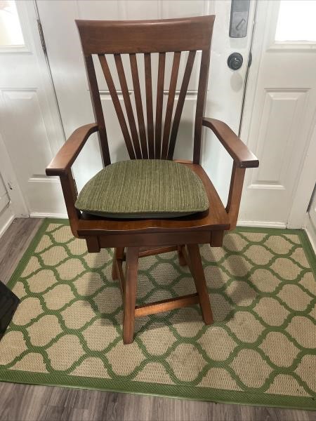 2 Christy Fan Maple Coastal Furniture Swivel Chair