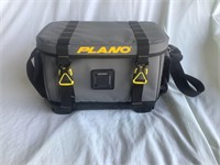 New Plano 3600 Tackle Box w/1 Tray