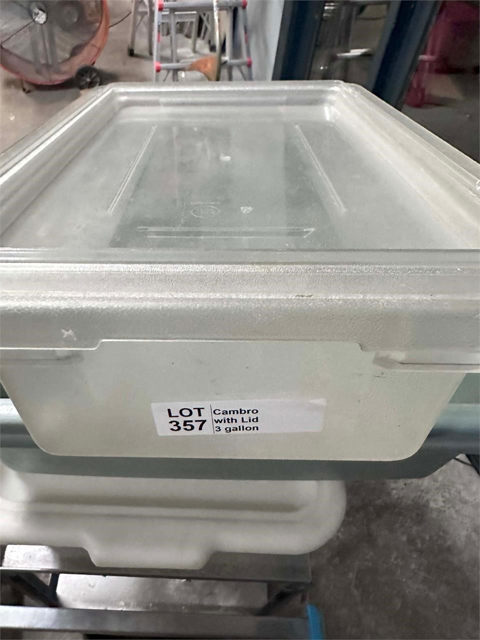 3 Gallon Cambro with Lid