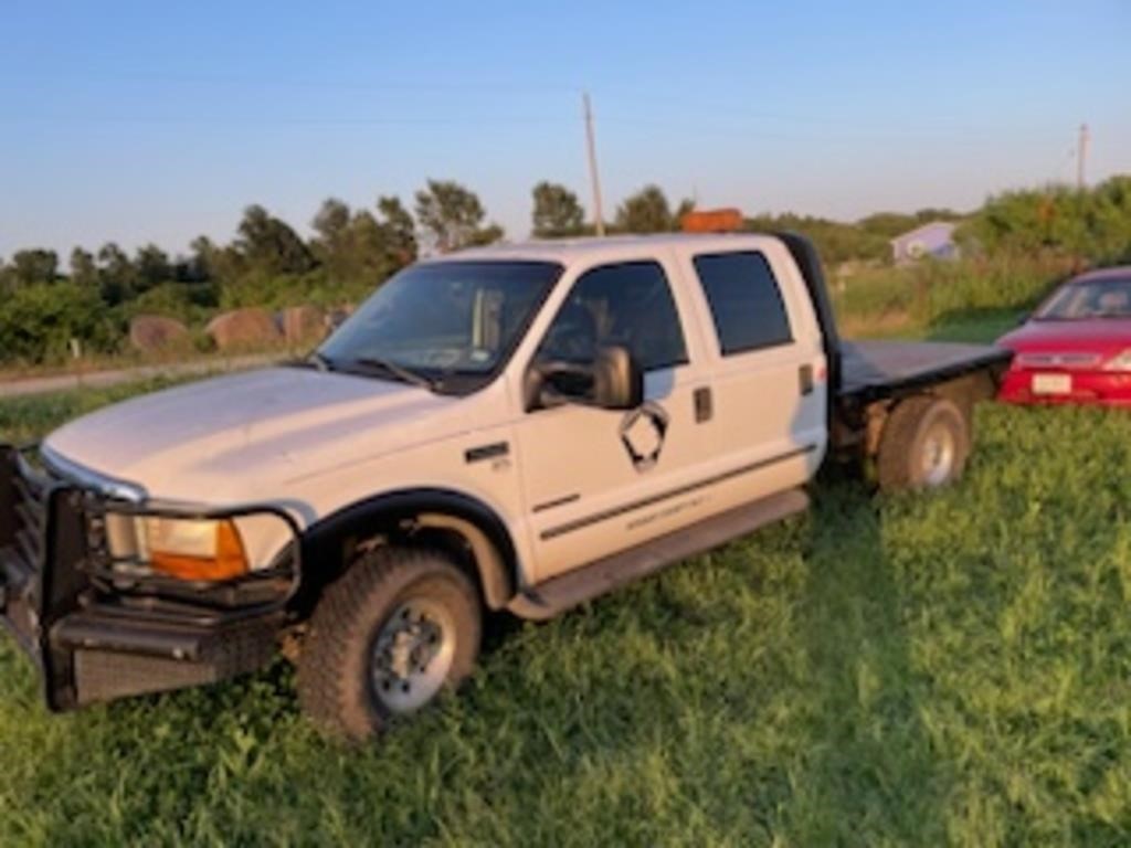 Ford F-350 diesel flat bed runs and drives