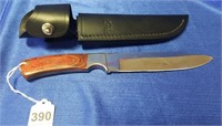Knife W/ 6" Blade & Leather Sheath