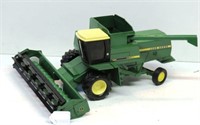 Ertl JD Titan Combine, Single Head 1/16