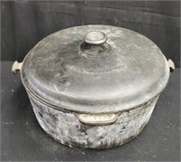Cast iron American Cookware covered pot