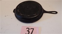 UNUSUAL SHALLOW CAST IRON SKILLET WITH LID #7