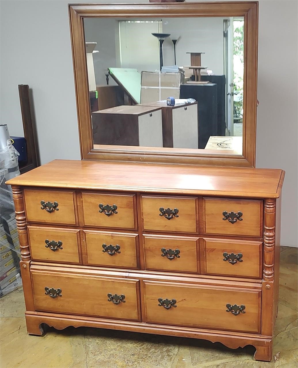 Ballman Cummings Dresser w/Mirror